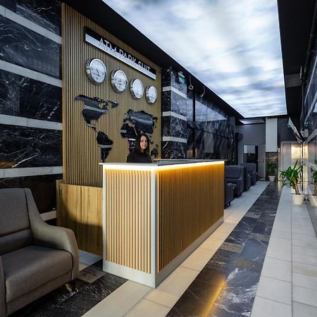 Atm Suit Otel Isztambul Kültér fotó