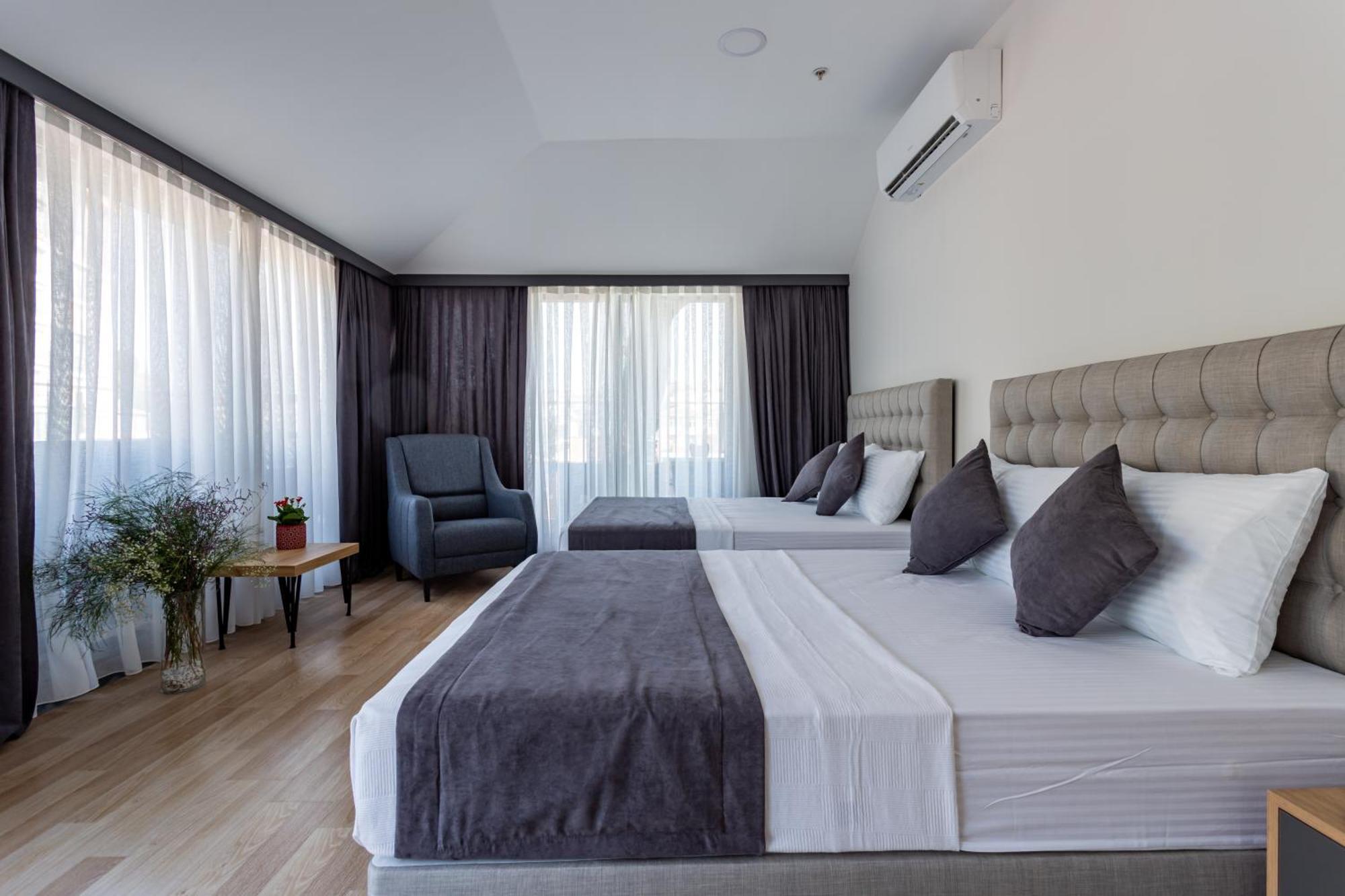 Atm Suit Otel Isztambul Kültér fotó