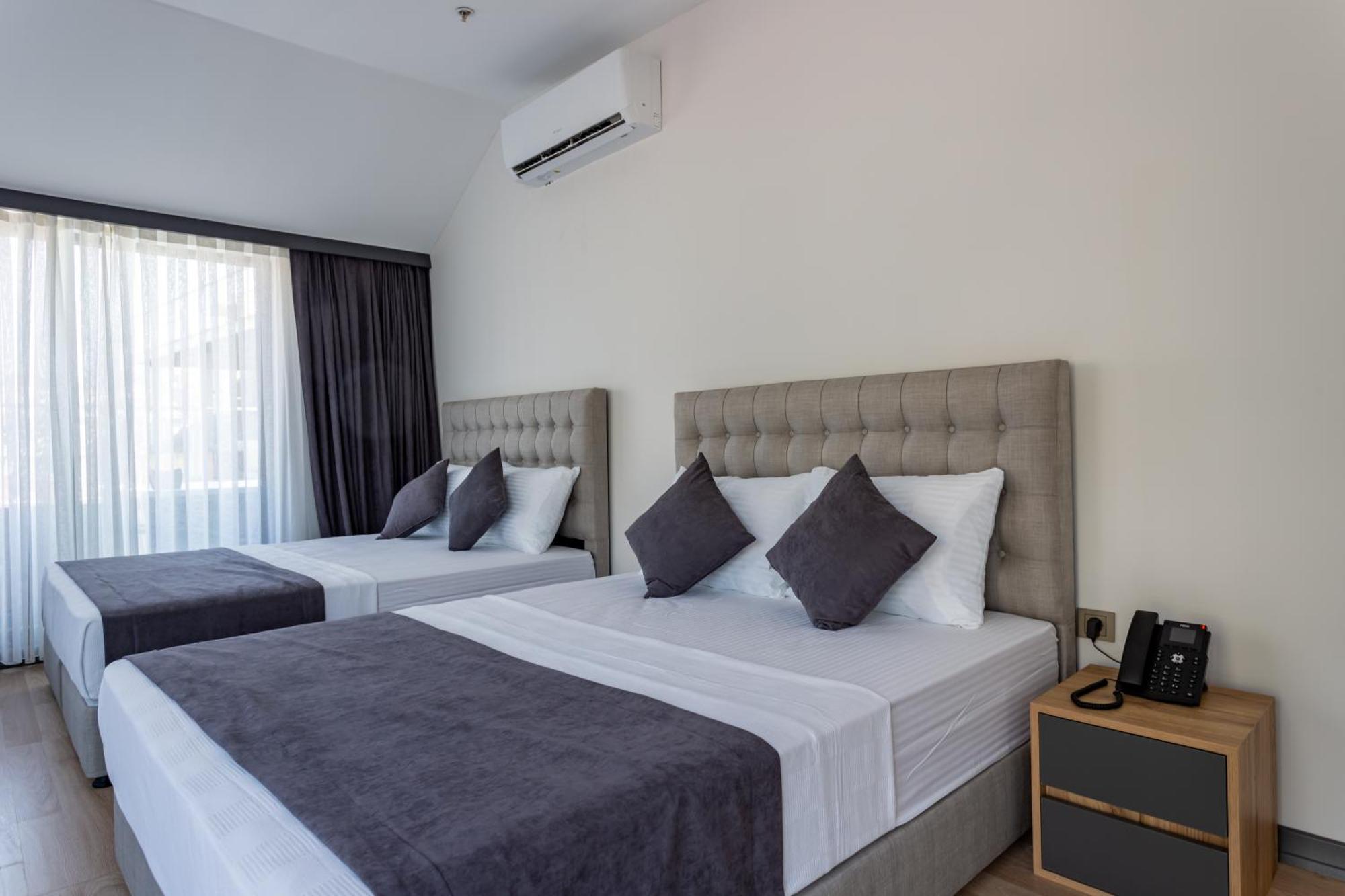 Atm Suit Otel Isztambul Kültér fotó