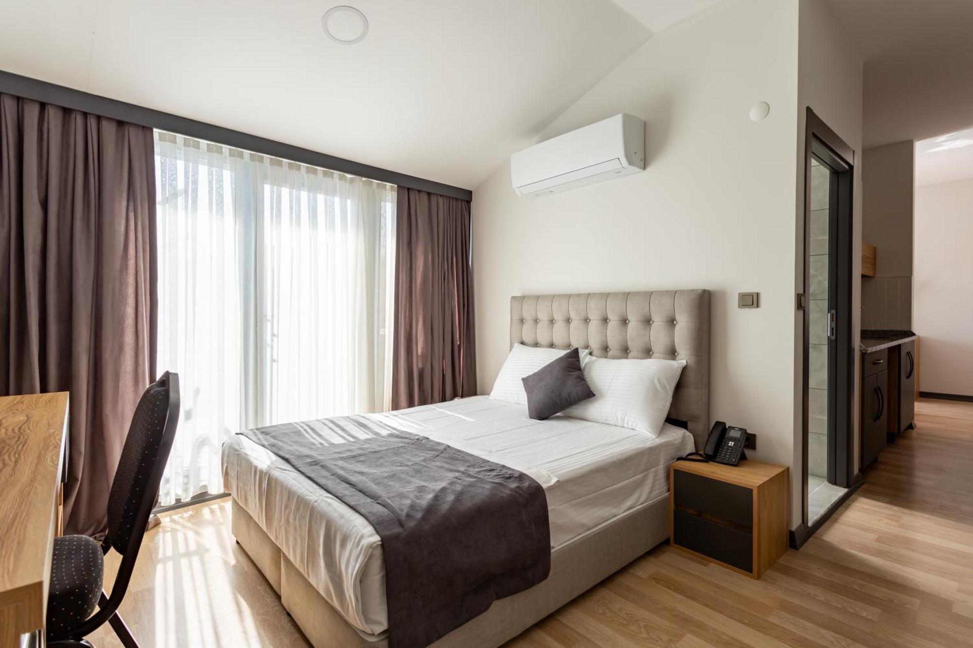 Atm Suit Otel Isztambul Kültér fotó