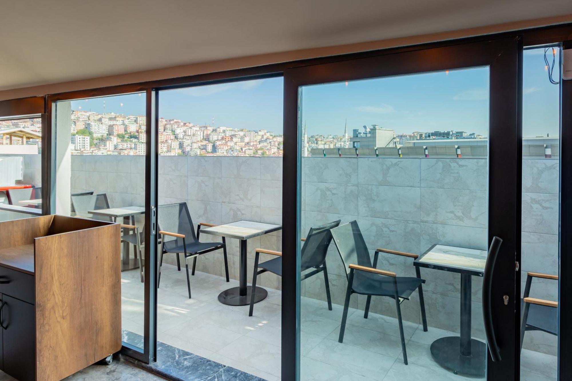 Atm Suit Otel Isztambul Kültér fotó